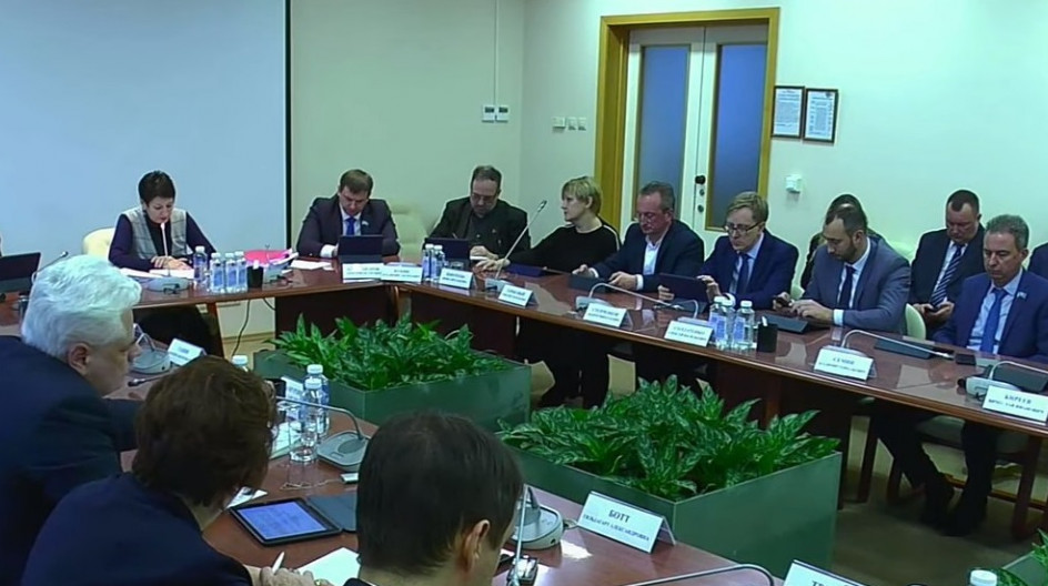 Депутаты-единороссы приняли участие в заседании Совета депутатов