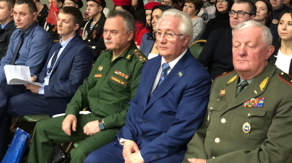 Алексей Солдатенко принял участие в родительском собрании, посвященном теме прохождения воинской службы