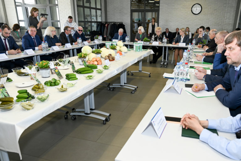 Совещание по развитию селекции и семеноводства овощных культур в условиях санкций