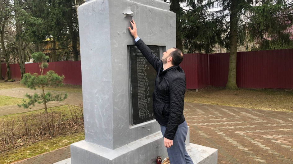 Алексей Солдатенко проверил состояние мемориального комплекса в Лесном Городке
